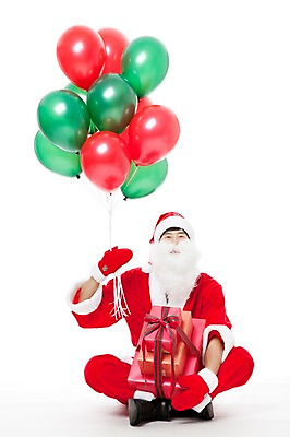 포토 JPG 스튜디오촬영 전신 남자 포즈 크리스마스 모션 산타옷 수염 선물 한명 들기 누끼 사람 앉기 동양인 이벤트 20대 앞모습 산타클로스 한국인 풍선 산타장갑 남자만 남자한명만 성인남자만 청년만 청년남자만 청년남자한명만 성인한명만 성인남자한명만 성인만 국내포토 1 옷 기념일 뷰포인트 장갑 실내 인종 청년 파일형식