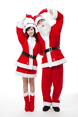 포토 JPG 스튜디오촬영 전신 커플 여자 남자 포즈 크리스마스 산타모자 모션 산타옷 서기 누끼 사람 동양인 이벤트 20대 두명 앞모습 산타클로스 파티 한국인 하트 산타장갑 손하트 청년만 성인만 국내포토 모양 모자_잡화 옷 기념일 뷰포인트 장갑 관계 실내 인종 손짓 청년 파일형식
