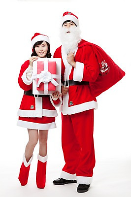 포토 JPG 스튜디오촬영 전신 커플 여자 남자 포즈 크리스마스 산타모자 모션 산타옷 수염 선물 서기 웃음 누끼 사람 동양인 이벤트 20대 두명 앞모습 선물상자 산타클로스 파티 한국인 즐거움 보따리 청년만 성인만 국내포토 모자_잡화 옷 기념일 감정 뷰포인트 관계 실내 표정 인종 청년 상자 파일형식