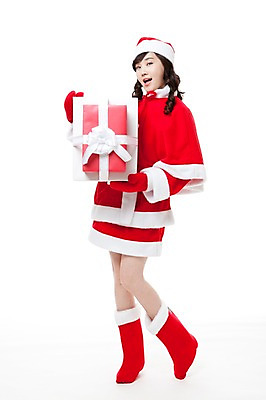 포토 JPG 스튜디오촬영 전신 여자 포즈 크리스마스 산타모자 모션 산타옷 선물 장화 한명 서기 들기 누끼 사람 동양인 이벤트 20대 앞모습 선물상자 파티 한국인 산타장갑 여자만 여자한명만 성인여자만 청년만 청년여자만 성인한명만 청년여자한명만 성인여자한명만 성인만 국내포토 모자_잡화 1 옷 기념일 뷰포인트 장갑 신발 실내 인종 청년 상자 파일형식