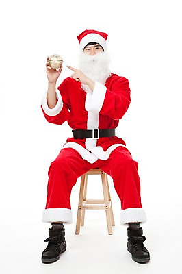포토 JPG 스튜디오촬영 전신 남자 포즈 크리스마스 의자 모션 산타옷 수염 한명 들기 누끼 사람 앉기 동양인 이벤트 20대 앞모습 산타클로스 지구본 한국인 가리킴 남자만 남자한명만 성인남자만 청년만 청년남자만 청년남자한명만 성인한명만 성인남자한명만 성인만 국내포토 1 옷 기념일 뷰포인트 가구 실내 인종 손짓 청년 파일형식