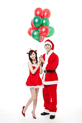 포토 JPG 스튜디오촬영 전신 커플 여자 남자 포즈 크리스마스 산타모자 모션 산타옷 서기 들기 누끼 사람 동양인 이벤트 20대 두명 앞모습 산타클로스 파티 한국인 즐거움 풍선 청년만 성인만 국내포토 모자_잡화 옷 기념일 감정 뷰포인트 관계 실내 인종 청년 파일형식