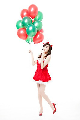 포토 JPG 스튜디오촬영 전신 여자 구두 포즈 크리스마스 모션 산타옷 한명 서기 웃음 들기 누끼 사람 동양인 이벤트 20대 앞모습 빨간색 파티 한국인 머리띠 하이힐 즐거움 풍선 여자만 여자한명만 성인여자만 청년만 청년여자만 성인한명만 청년여자한명만 성인여자한명만 성인만 국내포토 1 옷 기념일 감정 뷰포인트 컬러 신발 장신구 실내 표정 인종 청년 여성화 파일형식