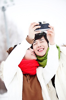 포토 JPG 주간 해외기획촬영 커플 계절 여자 남자 여행 겨울 2010년일본 자연 눈사람 웃음 사람 동양인 상반신 20대 성인 야외 두명 앞모습 눈감음 일본 사진촬영 한국인 추위 올려보기 눈 셀프카메라 겨울여행 즐거움 청년만 성인만 국내포토 자연요소 감정 아시아 뷰포인트 관계 모션 날씨 표정 인종 청년 촬영 생태계 파일형식