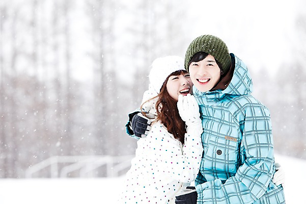 포토 JPG 주간 나무 해외기획촬영 커플 계절 여자 남자 여행 포즈 겨울 2010년일본 안기 모션 포옹 자연 스키장 웃음 사람 동양인 상반신 20대 성인 야외 두명 앞모습 설원 한국인 눈 겨울여행 즐거움 스키복 눈내림 청년만 성인만 국내포토 자연요소 식물 옷 감정 뷰포인트 관계 날씨 스키 눈_날씨 표정 인종 청년 생태계 파일형식