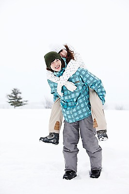 포토 JPG 주간 전신 해외기획촬영 커플 계절 여자 남자 여행 포즈 겨울 2010년일본 모션 자연 스키장 웃음 사람 동양인 20대 성인 야외 두명 앞모습 설원 한국인 눈 겨울여행 즐거움 스키복 업기 눈내림 청년만 성인만 국내포토 자연요소 옷 감정 뷰포인트 관계 날씨 스키 눈_날씨 표정 인종 청년 생태계 파일형식