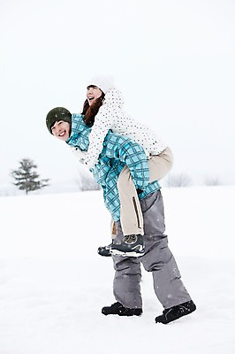 포토 JPG 주간 전신 해외기획촬영 커플 계절 여자 남자 여행 포즈 겨울 2010년일본 모션 자연 스키장 웃음 사람 동양인 20대 성인 야외 두명 옆모습 설원 한국인 눈 겨울여행 즐거움 스키복 업기 눈내림 청년만 성인만 국내포토 자연요소 옷 감정 뷰포인트 관계 날씨 스키 눈_날씨 표정 인종 청년 생태계 파일형식