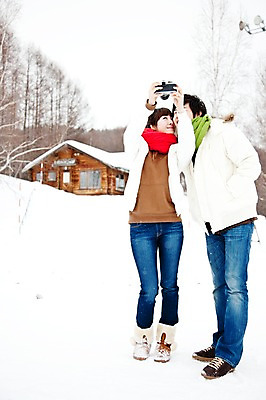 포토 JPG 주간 전신 나무 해외기획촬영 커플 계절 여자 남자 여행 겨울 2010년일본 자연 눈사람 주택 사람 동양인 20대 성인 야외 두명 앞모습 일본 사진촬영 한국인 추위 눈 통나무집 셀프카메라 겨울여행 청년만 성인만 국내포토 자연요소 식물 아시아 뷰포인트 관계 날씨 인종 청년 건물 촬영 생태계 파일형식