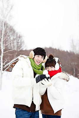 포토 JPG 주간 나무 해외기획촬영 커플 계절 여자 남자 여행 겨울 2010년일본 자연 눈사람 휴식 사람 동양인 상반신 20대 성인 야외 두명 앞모습 일본 기댐 한국인 추위 눈 겨울여행 귀마개 눈내림 청년만 성인만 국내포토 자연요소 식물 잡화 아시아 뷰포인트 컨셉 관계 모션 날씨 눈_날씨 인종 청년 생태계 파일형식