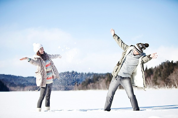 포토 JPG 주간 전신 나무 해외기획촬영 커플 계절 여자 남자 행복 여유 여행 포즈 겨울 장난 2010년일본 모션 자연 휴식 산 웃음 사람 동양인 20대 성인 야외 두명 옆모습 설원 손잡기 한국인 눈 겨울여행 즐거움 청년만 성인만 국내포토 자연요소 식물 감정 뷰포인트 컨셉 관계 날씨 눈_날씨 표정 인종 청년 생태계 파일형식