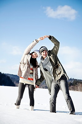 포토 JPG 주간 전신 나무 해외기획촬영 커플 계절 여자 남자 행복 여유 여행 포즈 겨울 2010년일본 모션 자연 휴식 산 서기 웃음 사람 동양인 20대 성인 야외 두명 설원 손잡기 한국인 눈 겨울여행 즐거움 청년만 성인만 국내포토 자연요소 식물 감정 컨셉 관계 날씨 눈_날씨 표정 인종 청년 생태계 파일형식