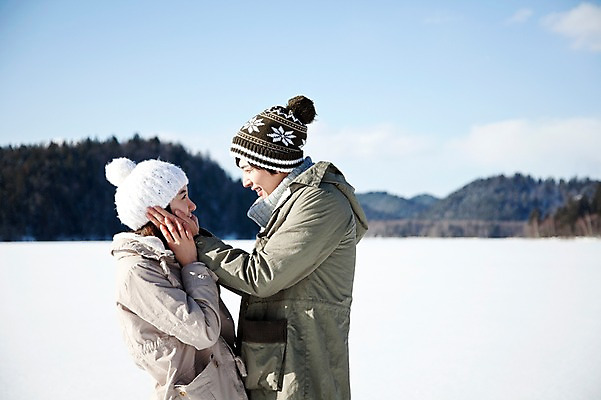포토 JPG 주간 나무 해외기획촬영 커플 계절 여자 남자 행복 여유 여행 겨울 2010년일본 자연 휴식 산 웃음 사람 동양인 상반신 20대 성인 야외 두명 옆모습 마주보기 설원 한국인 추위 눈 겨울여행 즐거움 감싸기 청년만 성인만 국내포토 자연요소 식물 감정 뷰포인트 컨셉 관계 모션 날씨 눈_날씨 표정 인종 청년 생태계 파일형식