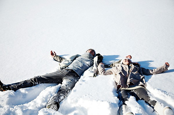 포토 JPG 주간 전신 나무 해외기획촬영 커플 계절 여자 남자 행복 여유 여행 겨울 2010년일본 자연 휴식 산 웃음 사람 동양인 20대 성인 야외 두명 하이앵글 눕기 설원 한국인 눈 겨울여행 즐거움 청년만 성인만 국내포토 자연요소 식물 감정 뷰포인트 컨셉 관계 모션 날씨 눈_날씨 표정 인종 청년 생태계 파일형식
