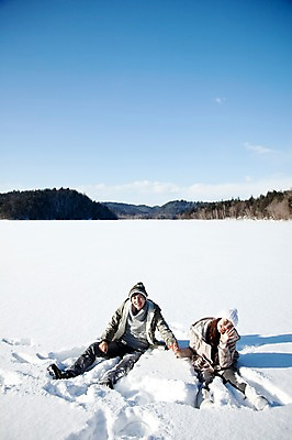 포토 JPG 주간 전신 나무 해외기획촬영 커플 계절 여자 남자 행복 여유 여행 겨울 2010년일본 자연 휴식 산 웃음 사람 앉기 동양인 20대 성인 야외 두명 하이앵글 설원 손잡기 한국인 눈 겨울여행 즐거움 청년만 성인만 국내포토 자연요소 식물 감정 뷰포인트 컨셉 관계 모션 날씨 눈_날씨 표정 인종 청년 생태계 파일형식