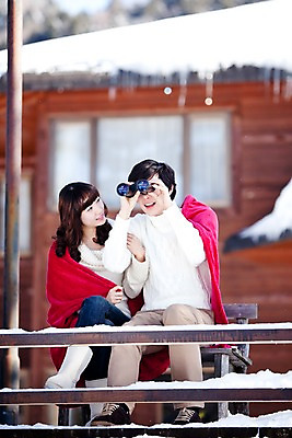 포토 JPG 주간 전신 나무 해외기획촬영 라이프스타일 커플 응시 계절 여자 남자 행복 여유 여행 겨울 가로등 2010년일본 자연 휴식 미소 웃음 사람 앉기 동양인 20대 성인 야외 두명 기댐 다정 망원경 한국인 발코니 눈 담요 겨울여행 고드름 청년만 성인만 국내포토 자연요소 식물 시선 공공시설 감정 컨셉 관계 모션 날씨 표정 인종 청년 생활 얼음 생태계 파일형식