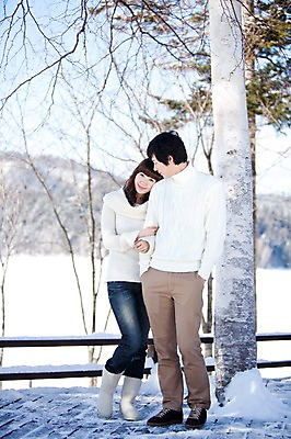 포토 JPG 주간 전신 나무 해외기획촬영 라이프스타일 커플 응시 계절 공원 여자 남자 행복 여행 겨울 2010년일본 자연 서기 미소 웃음 사람 동양인 20대 성인 야외 두명 울타리 팔짱 기댐 다정 한국인 겨울여행 가로수 청년만 성인만 국내포토 자연요소 식물 시선 공공시설 감정 컨셉 관계 모션 표정 인종 청년 생활 담장 생태계 파일형식