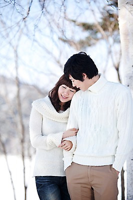 포토 JPG 주간 해외기획촬영 라이프스타일 커플 계절 여자 남자 행복 여행 겨울 2010년일본 자연 미소 웃음 사람 동양인 상반신 20대 성인 야외 두명 팔짱 눈감음 기댐 다정 한국인 겨울여행 청년만 성인만 국내포토 자연요소 감정 컨셉 관계 모션 표정 인종 청년 생활 생태계 파일형식