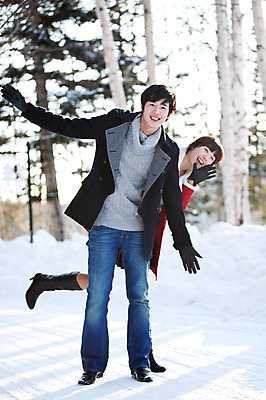 포토 JPG 주간 전신 나무 해외기획촬영 커플 계절 공원 여자 남자 행복 여유 여행 포즈 장갑 겨울 2010년일본 모션 자연 휴식 서기 웃음 사람 동양인 손짓 20대 성인 야외 두명 산책 한국인 눈 숲 겨울여행 즐거움 가죽장갑 청년만 성인만 국내포토 자연요소 식물 잡화 공공시설 감정 컨셉 관계 날씨 표정 인종 청년 생태계 파일형식