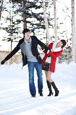 포토 JPG 주간 전신 나무 해외기획촬영 커플 계절 공원 여자 남자 행복 여유 여행 포즈 장갑 겨울 2010년일본 모션 자연 휴식 서기 웃음 사람 동양인 20대 성인 야외 두명 팔짱 산책 한국인 눈 잡기 숲 겨울여행 즐거움 가죽장갑 청년만 성인만 국내포토 자연요소 식물 잡화 공공시설 감정 컨셉 관계 날씨 표정 인종 청년 생태계 파일형식