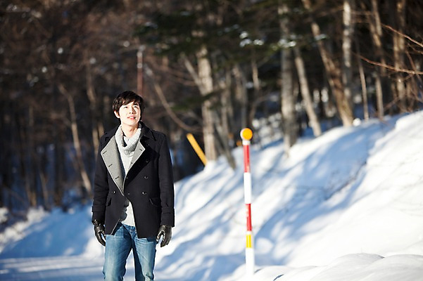 포토 JPG 주간 나무 해외기획촬영 계절 공원 남자 여행 장갑 겨울 2010년일본 자연 한명 사람 동양인 상반신 20대 성인 야외 한국인 눈 숲 겨울여행 가죽장갑 남자만 남자한명만 성인남자만 청년만 청년남자만 청년남자한명만 성인한명만 성인남자한명만 성인만 국내포토 자연요소 식물 1 잡화 공공시설 날씨 인종 청년 생태계 파일형식