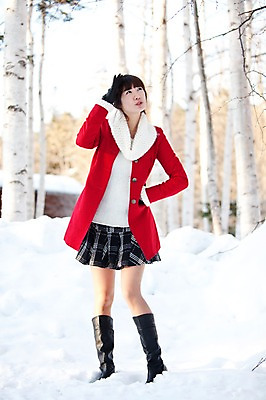 포토 JPG 주간 전신 나무 해외기획촬영 계절 공원 여자 여행 허리손 포즈 장갑 겨울 2010년일본 모션 자연 부츠 한명 서기 사람 동양인 손짓 20대 성인 야외 한국인 올려보기 눈 숲 겨울여행 가죽장갑 빨간코트 여자만 여자한명만 성인여자만 청년만 청년여자만 성인한명만 청년여자한명만 성인여자한명만 성인만 국내포토 자연요소 식물 1 잡화 공공시설 신발 날씨 인종 청년 생태계 파일형식