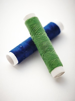 포토 JPG 스튜디오촬영 백그라운드 단추 실내 사람없음 초록색 파란색 실 바느질도구 오브젝트 실타래 국내포토 컬러 내부 파일형식