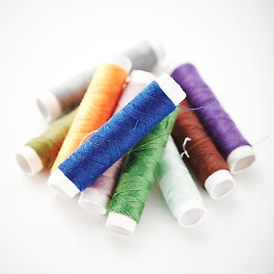 포토 JPG 스튜디오촬영 백그라운드 단추 실내 사람없음 컬러풀 실 바느질도구 오브젝트 실타래 국내포토 컬러 내부 파일형식