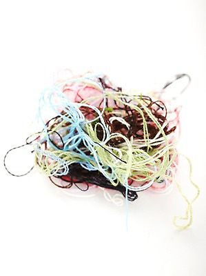 포토 JPG 스튜디오촬영 백그라운드 단추 실내 사람없음 컬러풀 실 엉킴 바느질도구 오브젝트 국내포토 컬러 내부 파일형식