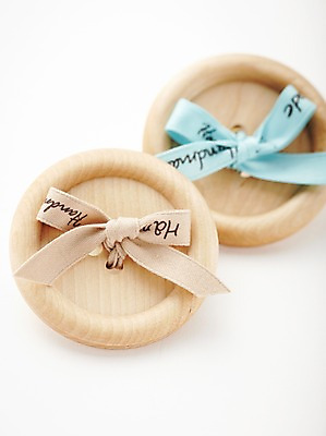 포토 JPG 스튜디오촬영 리본 백그라운드 단추 실내 사람없음 장식 두개 바느질도구 오브젝트 국내포토 2 내부 파일형식