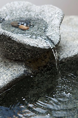 포토 JPG 사람없음 야외 물 조약돌 샘 샘물 약수터 국내포토 자연요소 돌_바위 파일형식