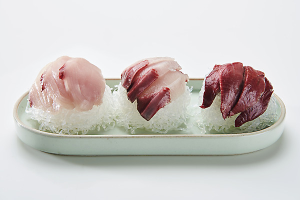 포토 JPG 스튜디오촬영 음식 실내 어류 누끼 사람없음 회 신선 방어 흰배경 모듬회 제철음식 국내포토 백그라운드 내부 수중동물 흰색 제철 파일형식