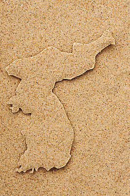 포토 JPG 스튜디오촬영 모래 지도 날씨 실내 건강 사람없음 하이앵글 환경 먼지 한반도 플랫레이 미세먼지 갈색배경 국내포토 뷰포인트 백그라운드 내부 갈색 플랫 파일형식