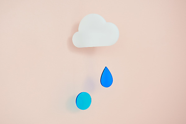 포토 JPG 스튜디오촬영 구름 날씨 실내 사람없음 여름 환경 비 장마 아크릴 분홍색배경 국내포토 자연요소 계절 분홍색 백그라운드 재질 내부 비_날씨 파일형식