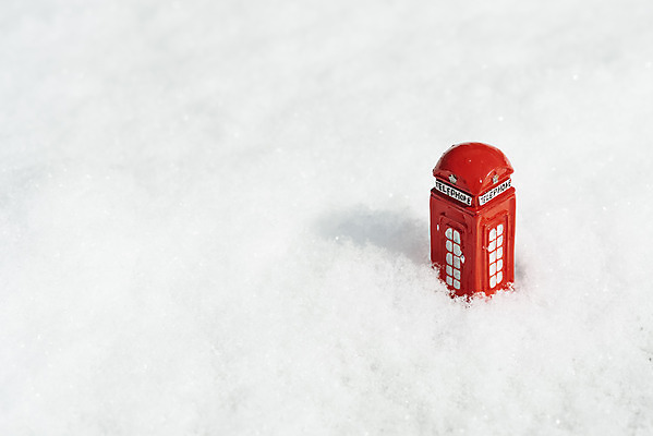 포토 JPG 주간 백그라운드 겨울 날씨 사람없음 야외 환경 미니어처 흰색 눈 공중전화 흰배경 국내포토 자연요소 계절 컬러 모형 전화기 파일형식