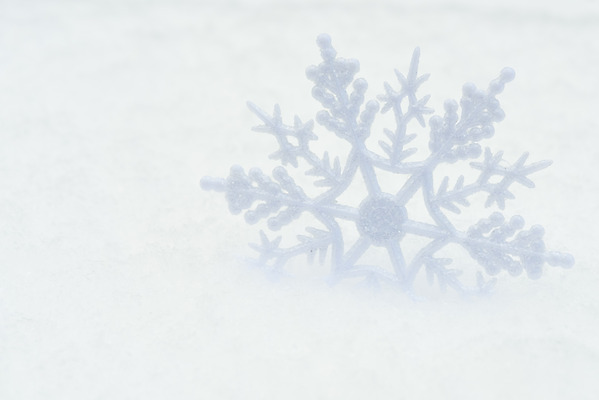 포토 JPG 주간 백그라운드 겨울 날씨 사람없음 야외 환경 흰색 눈 흰배경 결정체 국내포토 자연요소 계절 컬러 파일형식