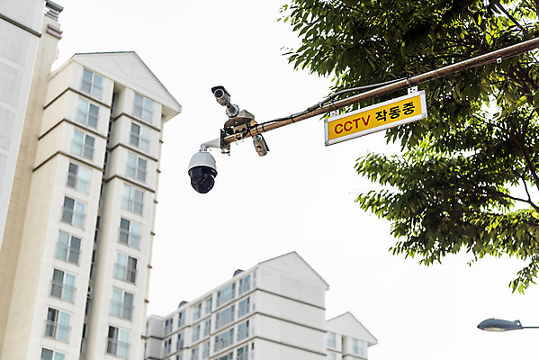 포토 JPG 주간 사람없음 야외 하이앵글 도로표지판 감시카메라 속도제한 스쿨존 안전속도 어린이보호 어린이보호구역 법률개정 국내포토 자연요소 도로 뷰포인트 카메라 금지 표지판 보호구역 파일형식 개정