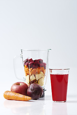 포토 JPG 스튜디오촬영 음료 음식 다이어트 과일 잔 실내 건강 사람없음 건강관리 주스 당근 사과 믹서 흰배경 비트 디톡스 내장지방 abc주스 국내포토 식기 백그라운드 채소 뿌리채소 관리 내부 흰색 지방_기름 파일형식 해독주스