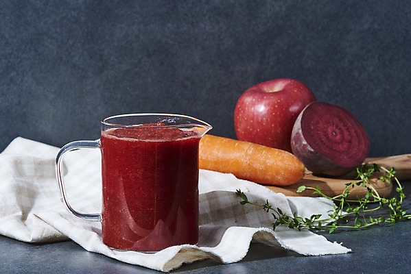 포토 JPG 스튜디오촬영 음료 음식 다이어트 과일 검은배경 잔 실내 건강 사람없음 건강관리 주스 당근 사과 비트 디톡스 내장지방 abc주스 국내포토 식기 백그라운드 채소 뿌리채소 관리 내부 검은색 지방_기름 파일형식 해독주스