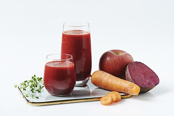 포토 JPG 스튜디오촬영 음료 음식 다이어트 과일 잔 실내 건강 사람없음 건강관리 주스 당근 사과 흰배경 비트 디톡스 내장지방 abc주스 국내포토 식기 백그라운드 채소 뿌리채소 관리 내부 흰색 지방_기름 파일형식 해독주스