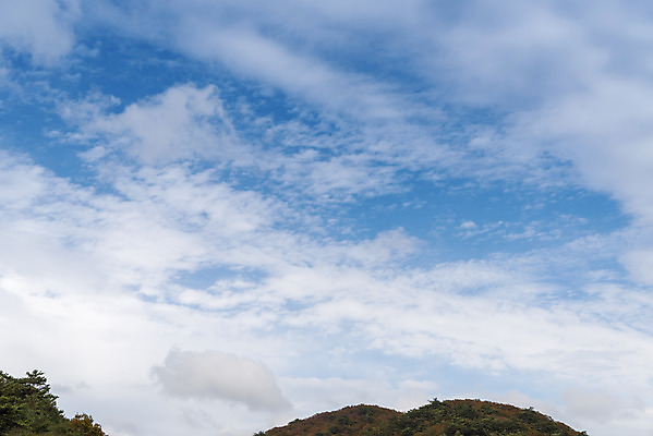 포토 JPG 주간 구름 여유 여행 자연 하늘 한국 풍경 사람없음 야외 가을 강원도 국내여행 국내포토 자연요소 계절 감정 아시아 생태계 파일형식