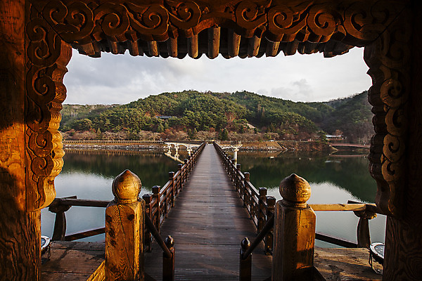 포토 JPG 주간 여행 자연 한국 풍경 사람없음 야외 관광지 일몰 경상북도 정자 국내여행 안동 안동호 월영교 국내포토 자연요소 건축물 아시아 호수 노을 다리_건축물 경상도 생태계 파일형식