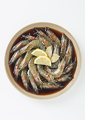 포토 JPG 스튜디오촬영 그릇 접시 음식 실내 사람없음 하이앵글 흰배경 기호식품 플랫레이 새우장 국내포토 식기 뷰포인트 백그라운드 내부 흰색 플랫 파일형식