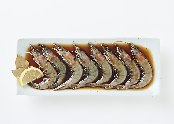 포토 JPG 스튜디오촬영 그릇 접시 음식 실내 사람없음 흰배경 기호식품 새우장 국내포토 식기 백그라운드 내부 흰색 파일형식