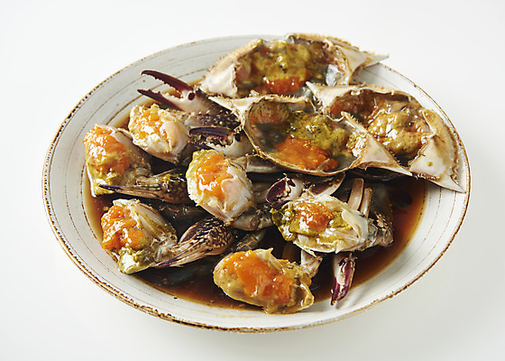 포토 JPG 스튜디오촬영 그릇 접시 음식 실내 사람없음 게 흰배경 기호식품 게장 간장게장 국내포토 식기 한식 백그라운드 갑각류 내부 흰색 게요리 파일형식