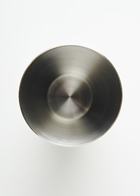 포토 JPG 스튜디오촬영 실내 사람없음 컵 하이앵글 한개 자연보호 재활용 오브젝트 흰배경 스테인레스 플랫레이 다회용품 국내포토 1 식기 뷰포인트 백그라운드 자연 내부 흰색 플랫 보호 친환경 재활용품 파일형식