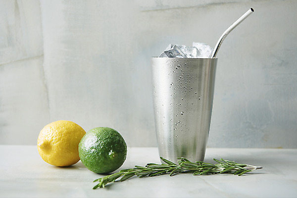 포토 JPG 스튜디오촬영 실내 사람없음 컵 자연보호 얼음 재활용 레몬 오브젝트 흰배경 라임 스테인레스 스테인레스빨대 다회용품 국내포토 자연요소 식기 백그라운드 과일 자연 빨대 내부 흰색 보호 친환경 재활용품 파일형식