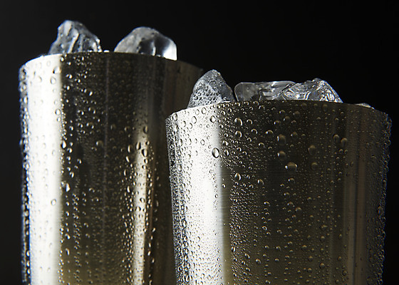 포토 JPG 스튜디오촬영 검은배경 실내 근접촬영 사람없음 컵 자연보호 얼음 재활용 두개 물방울 차가움 오브젝트 스테인레스 다회용품 국내포토 자연요소 식기 뷰포인트 백그라운드 2 자연 내부 검은색 보호 친환경 재활용품 파일형식