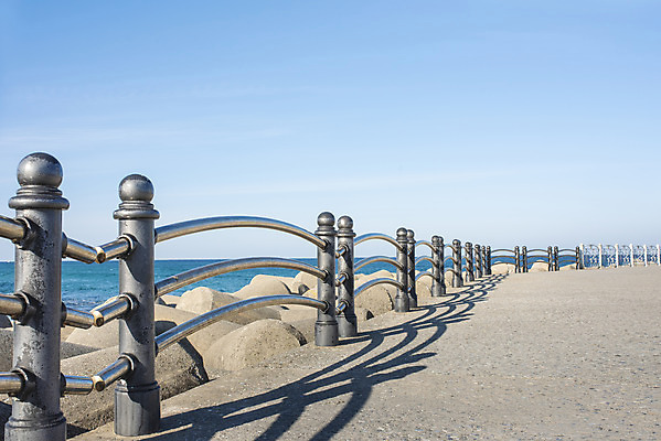 포토 JPG 주간 파도 바다 여행 겨울 사람없음 야외 울타리 해수욕장 방파제 강원도 강릉 강릉항 국내포토 자연요소 계절 공공시설 한국 담장 항구 파일형식