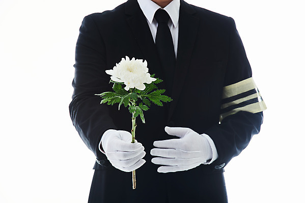 포토 JPG 스튜디오촬영 남자 꽃 장갑 국화 실내 한명 들기 상반신 성인 앞모습 30대 한국인 흰배경 애도 장례 상주 완장 성인남자한명만 상조 국내포토 식물 1 잡화 뷰포인트 백그라운드 모션 사람 동양인 내부 장년 흰색 남자한명만 성인남자만 파일형식