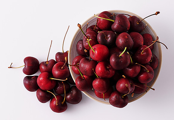 포토 JPG 스튜디오촬영 그릇 접시 과일 실내 사람없음 하이앵글 여러개 신선 체리 유기농 국내포토 식기 웰빙 뷰포인트 다수 내부 파일형식